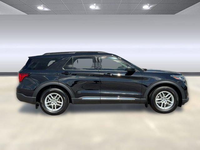 new 2025 Ford Explorer car, priced at $40,772
