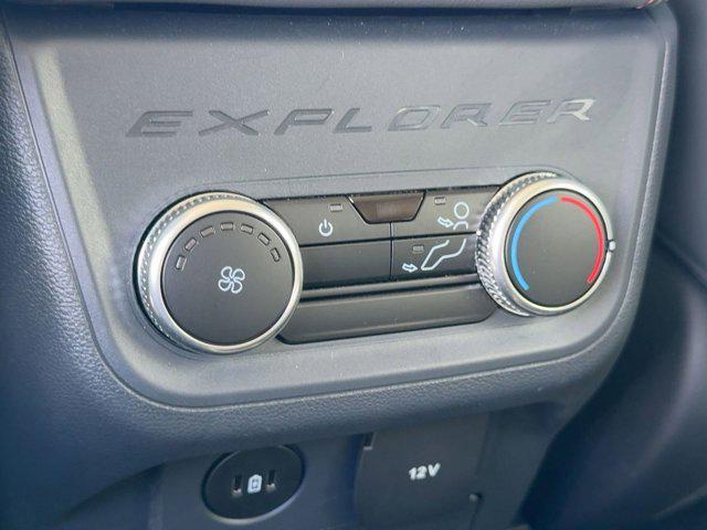 new 2025 Ford Explorer car, priced at $40,772