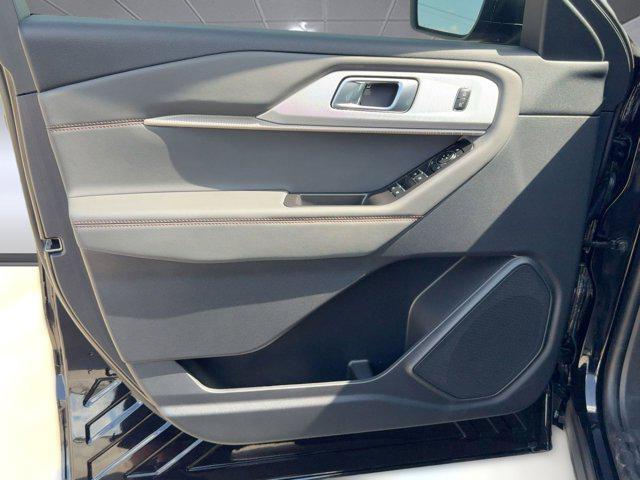 new 2025 Ford Explorer car, priced at $40,772