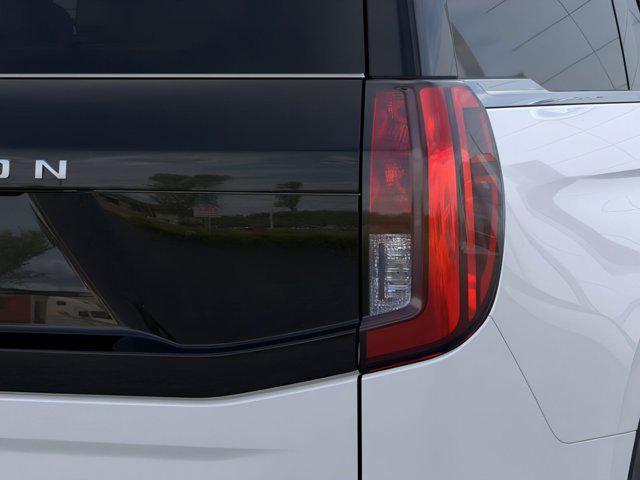 new 2025 Ford Expedition car, priced at $69,701