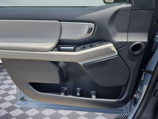 new 2025 Ford Expedition car, priced at $68,951
