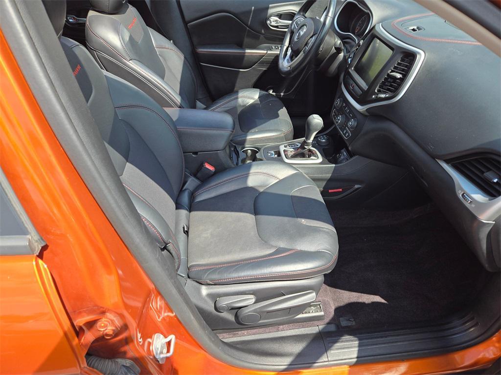 used 2016 Jeep Cherokee car, priced at $13,234