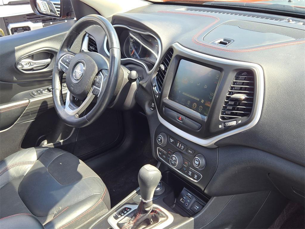 used 2016 Jeep Cherokee car, priced at $13,234