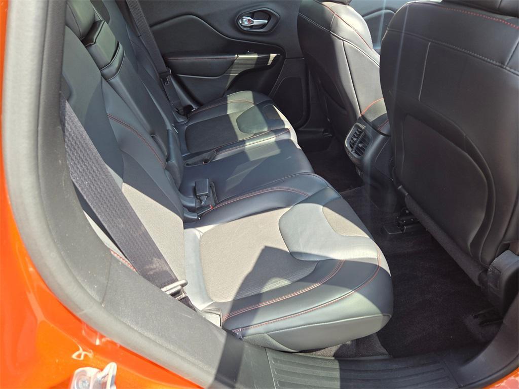 used 2016 Jeep Cherokee car, priced at $13,234