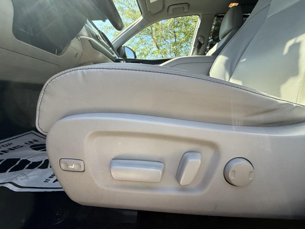 used 2019 Toyota Highlander car, priced at $27,444
