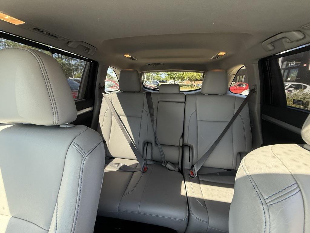 used 2019 Toyota Highlander car, priced at $27,444