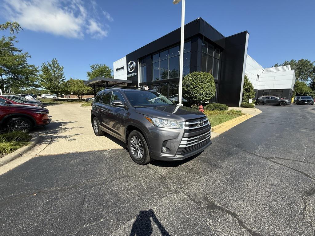 used 2019 Toyota Highlander car, priced at $27,444