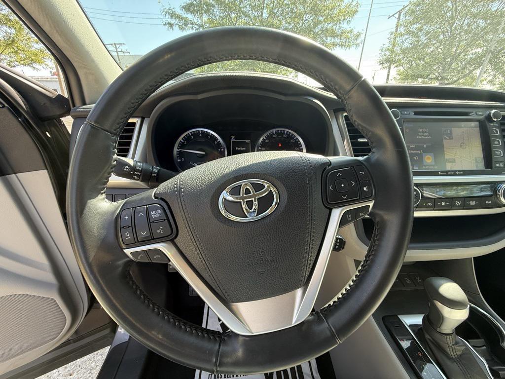 used 2019 Toyota Highlander car, priced at $27,444