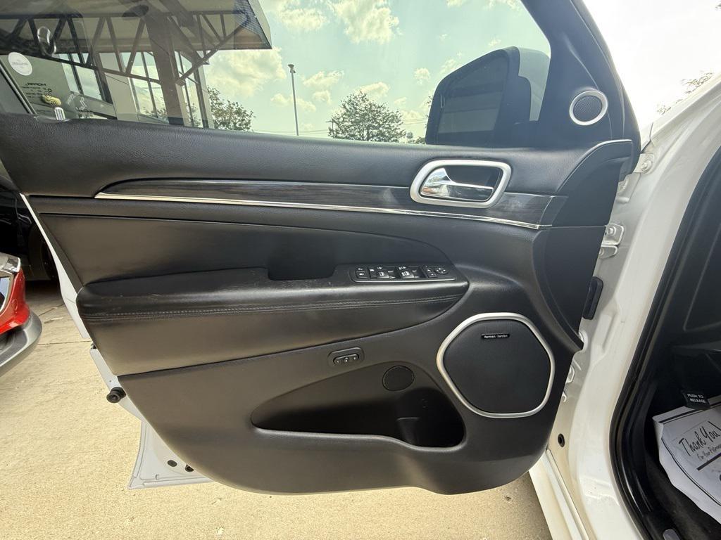 used 2016 Jeep Grand Cherokee car, priced at $14,744