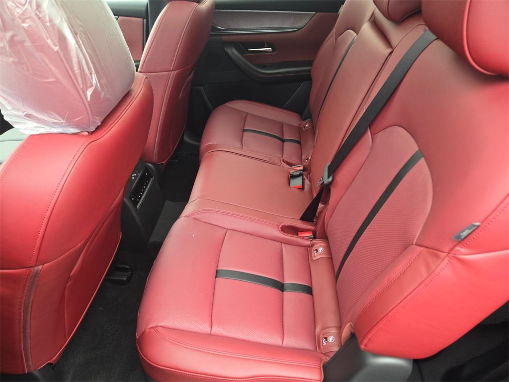 new 2025 Mazda CX-70 PHEV car, priced at $57,761