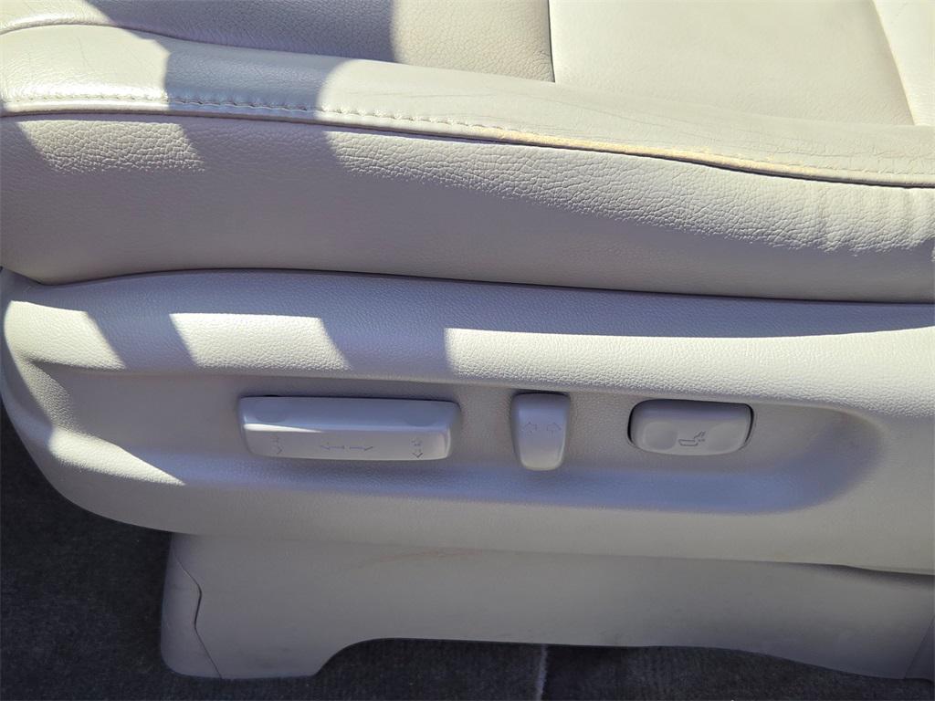 used 2014 Honda Odyssey car, priced at $9,834
