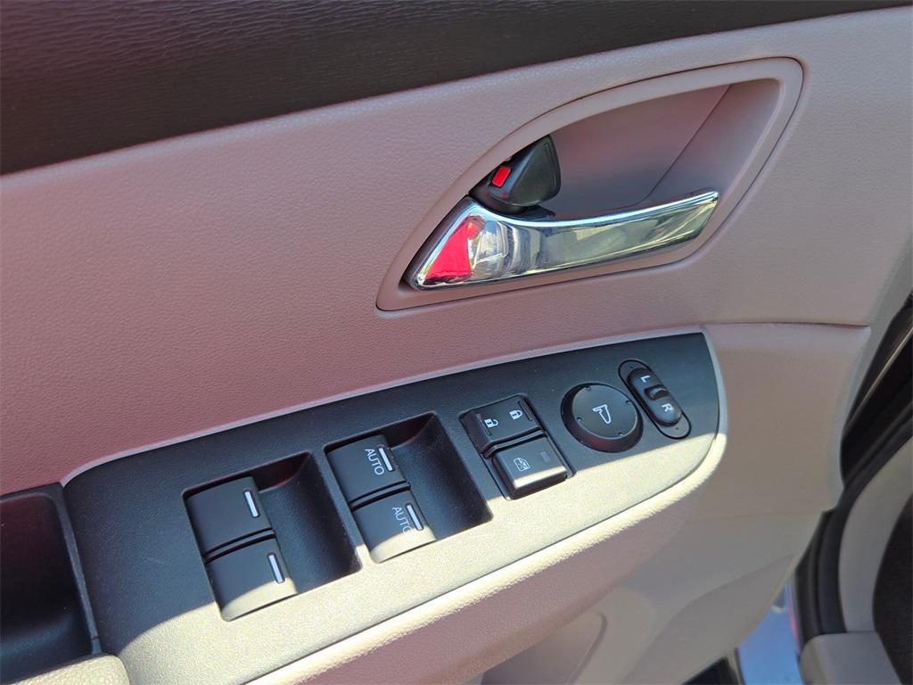 used 2014 Honda Odyssey car, priced at $9,834