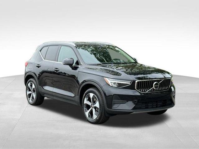 new 2025 Volvo XC40 car, priced at $46,015