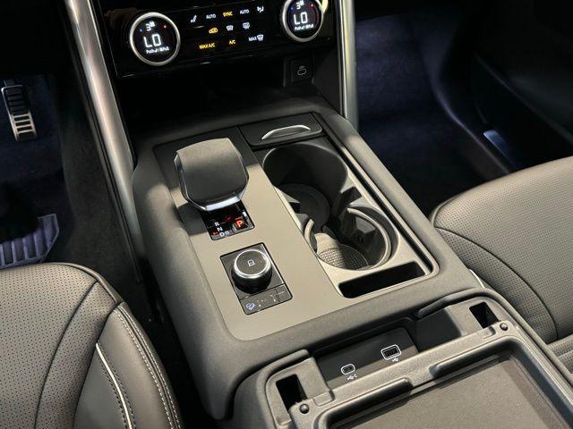 new 2024 Land Rover Discovery car, priced at $63,892