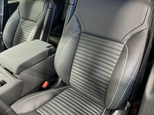 new 2024 Land Rover Discovery car, priced at $78,358