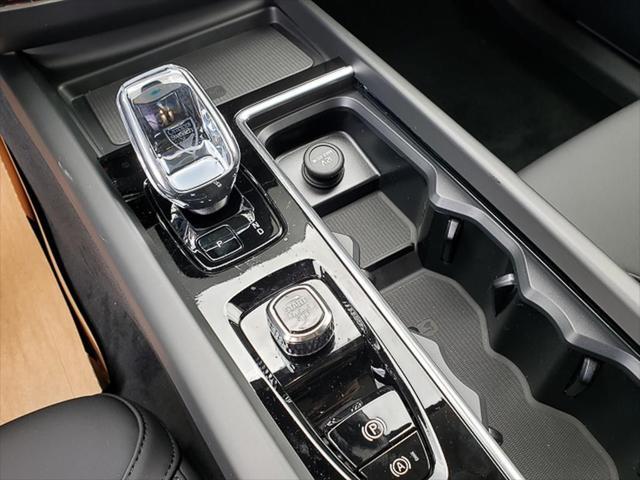 new 2026 Volvo XC60 car, priced at $57,985