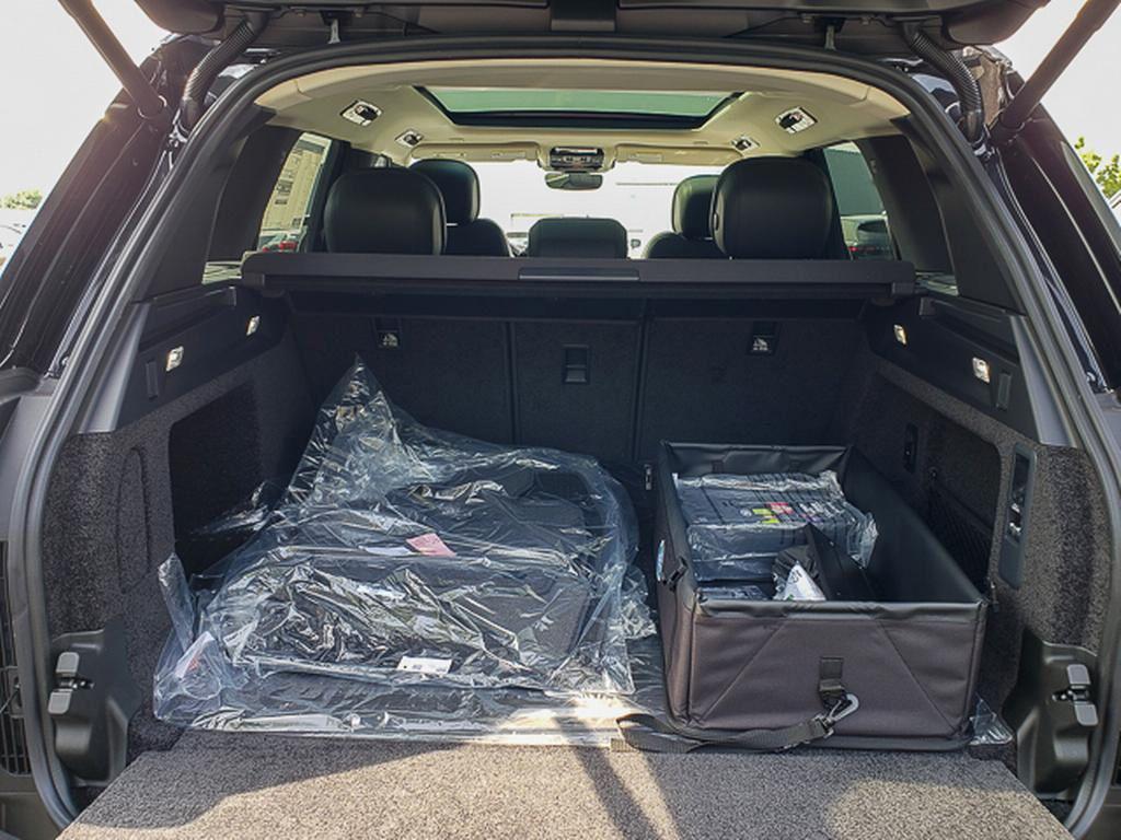 new 2025 Land Rover Range Rover car, priced at $141,380