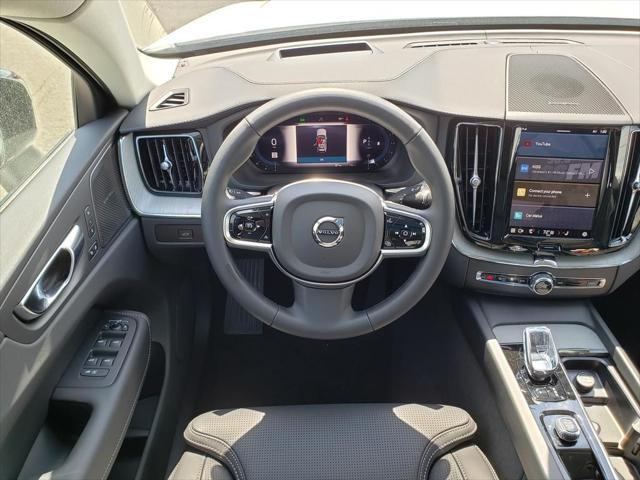 new 2025 Volvo XC60 car