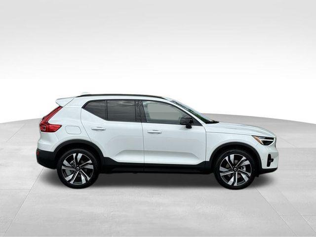 new 2025 Volvo XC40 car, priced at $51,040