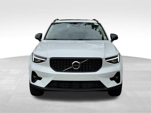 new 2025 Volvo XC40 car, priced at $51,040