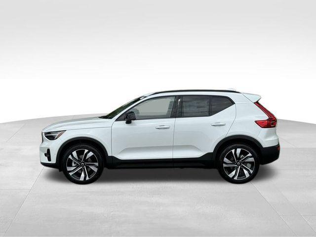 new 2025 Volvo XC40 car, priced at $51,040