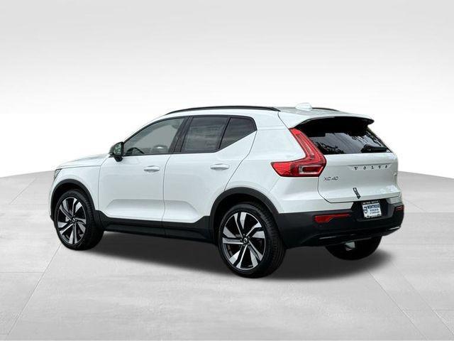 new 2025 Volvo XC40 car, priced at $51,040