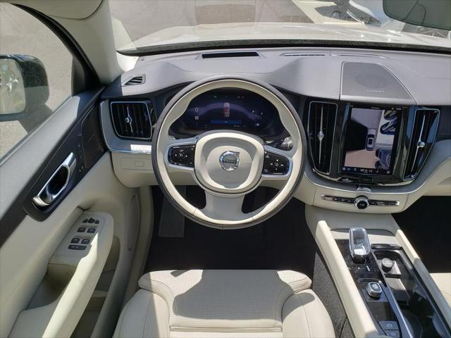 new 2025 Volvo XC60 car