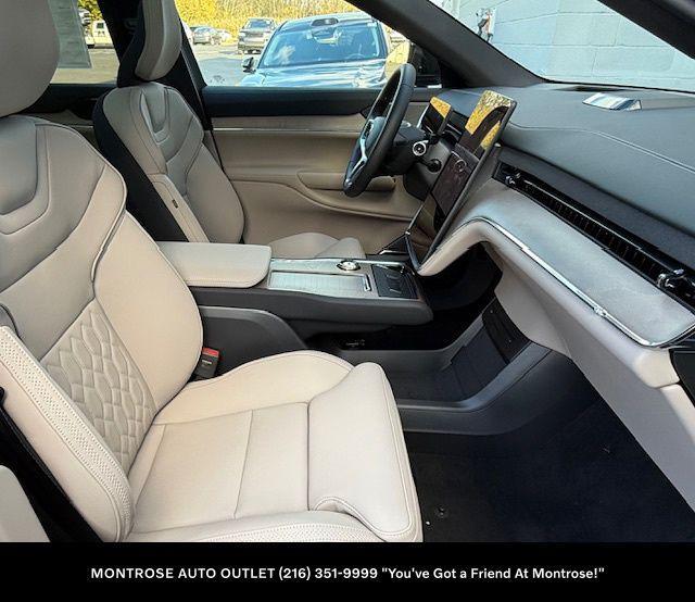 new 2025 Volvo EX90 car