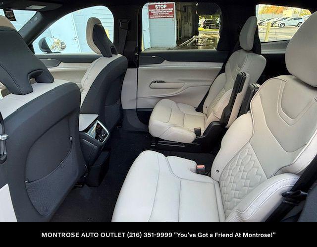 new 2025 Volvo EX90 car