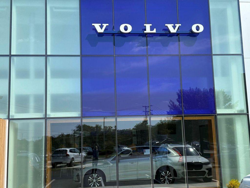 used 2024 Volvo XC90 Recharge Plug-In Hybrid car, priced at $53,655