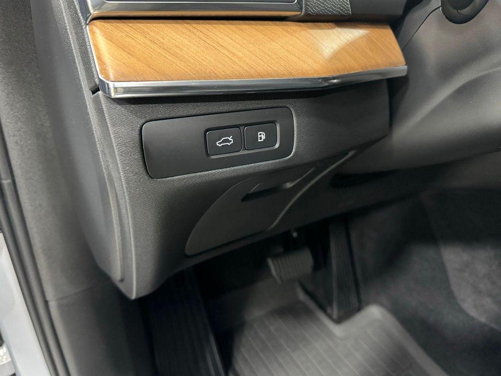 used 2024 Volvo XC90 Recharge Plug-In Hybrid car, priced at $53,655