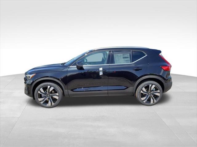 new 2025 Volvo XC40 car