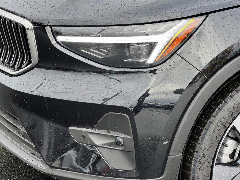 new 2025 Volvo XC40 car