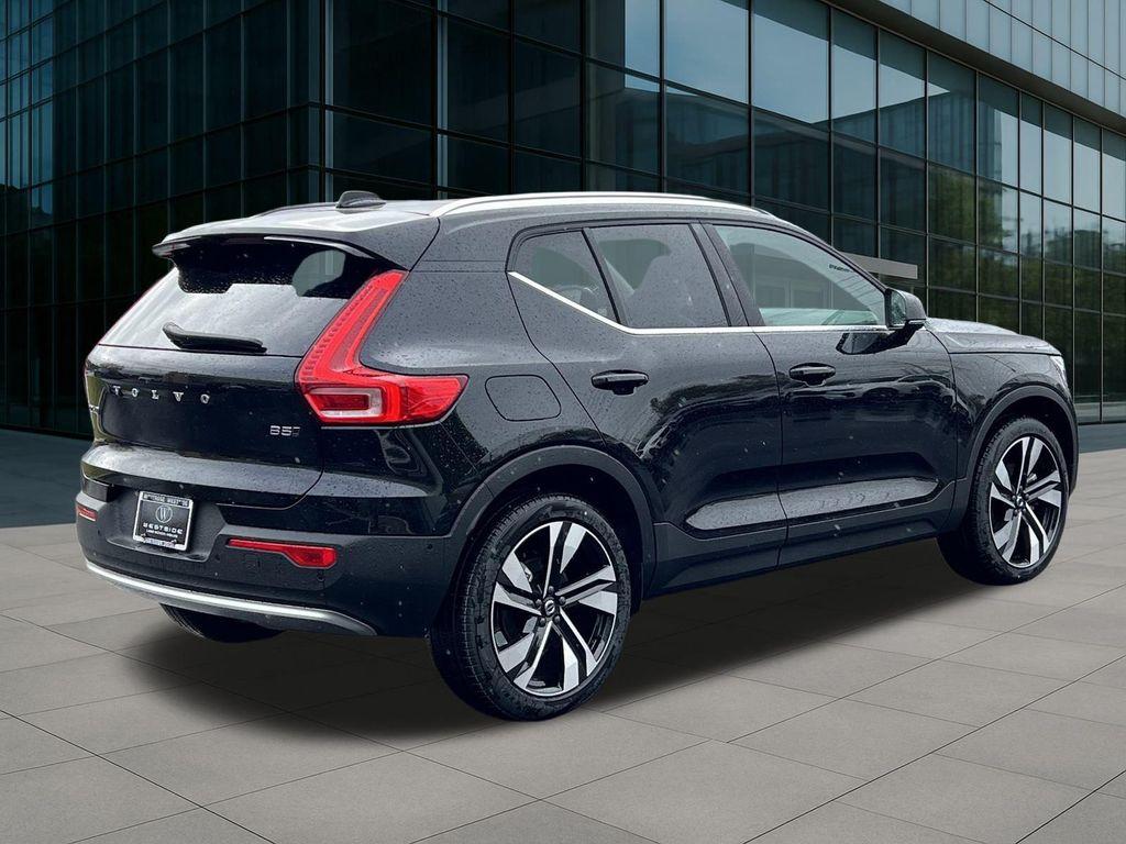new 2025 Volvo XC40 car