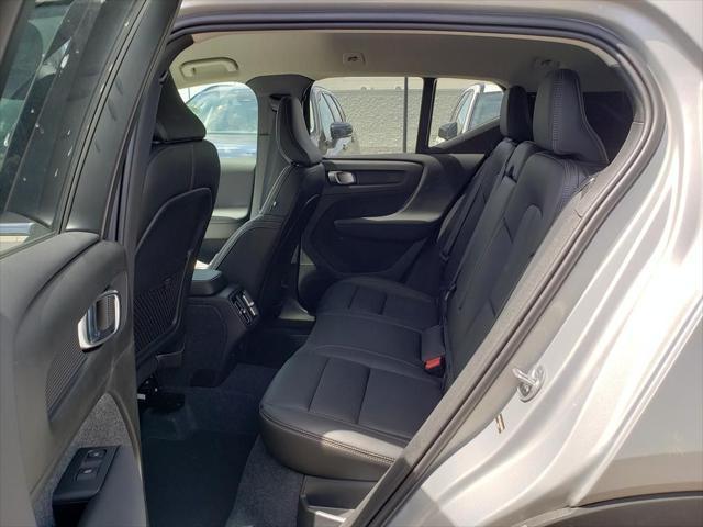 new 2025 Volvo XC40 car, priced at $43,045