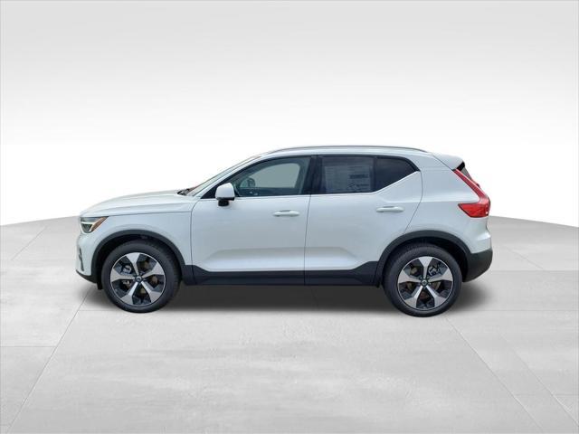 new 2025 Volvo XC40 car, priced at $46,035