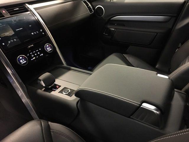 new 2024 Land Rover Discovery car, priced at $67,555