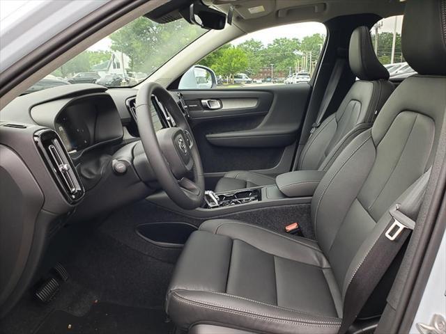 new 2025 Volvo XC40 car, priced at $51,040