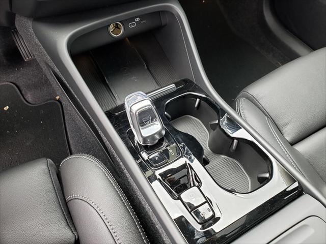 new 2025 Volvo XC40 car, priced at $51,040