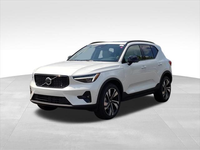 new 2025 Volvo XC40 car, priced at $49,810