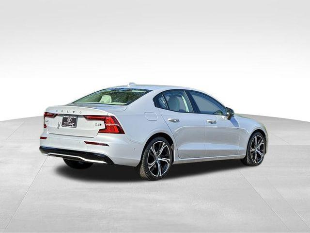 new 2024 Volvo S60 car, priced at $51,925