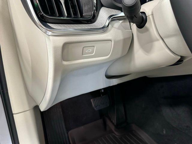 new 2024 Volvo S60 car, priced at $51,925