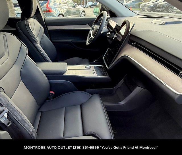 new 2025 Volvo EX90 car, priced at $92,675