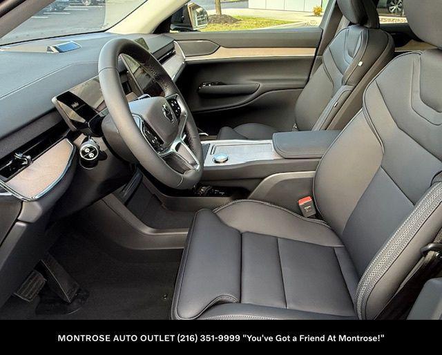 new 2025 Volvo EX90 car, priced at $92,675