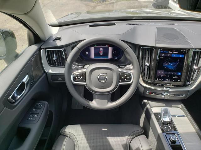 new 2025 Volvo XC60 car