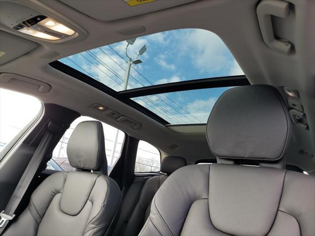new 2025 Volvo XC60 car, priced at $55,360