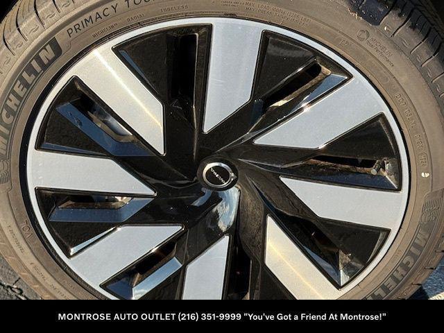 new 2025 Volvo EX90 car, priced at $93,840