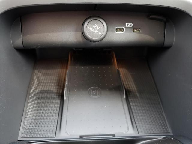 new 2025 Volvo XC40 car, priced at $45,235