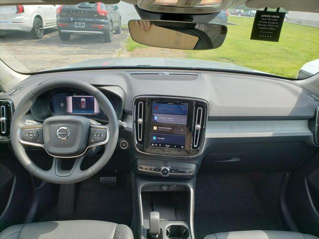 new 2025 Volvo XC40 car, priced at $45,235