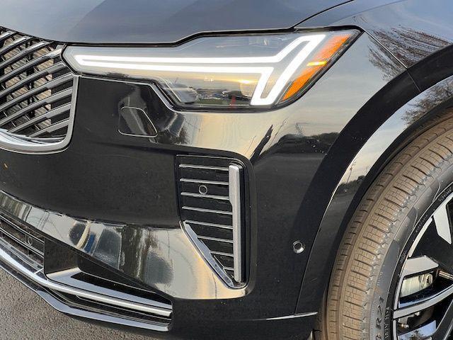 new 2025 Volvo XC90 car, priced at $69,245